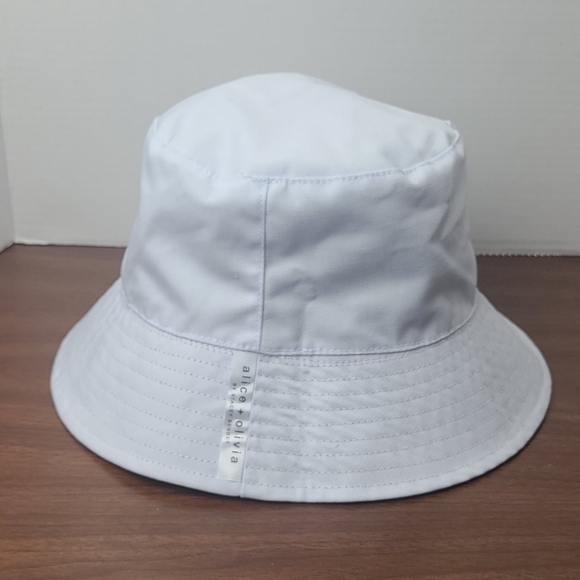 Alice + Olivia daisy print reversible bucket hat - Picture 4 of 6